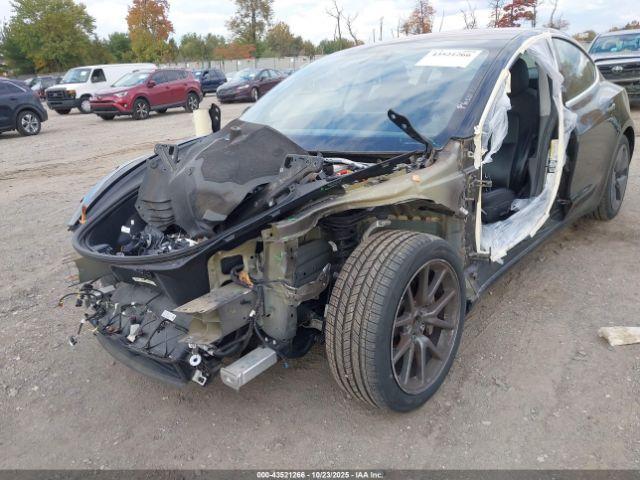 Tesla Model 3 Image 11