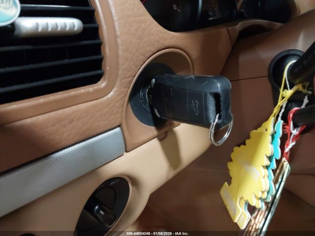 Porsche Cayenne Image 2