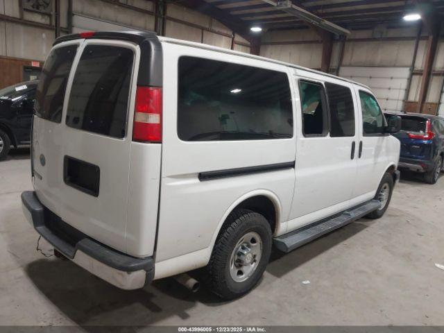Chevrolet Express Lt Image 12