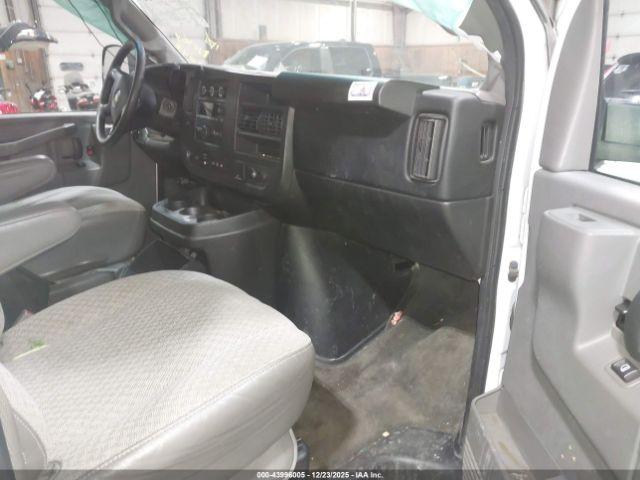 Chevrolet Express Lt Image 6