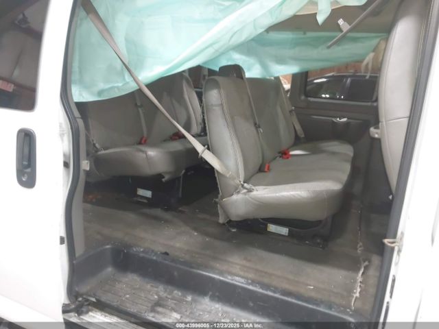 Chevrolet Express Lt Image 4