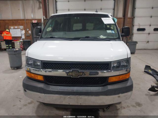 Chevrolet Express Lt Image 9
