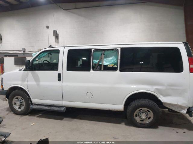 Chevrolet Express Lt Image 11