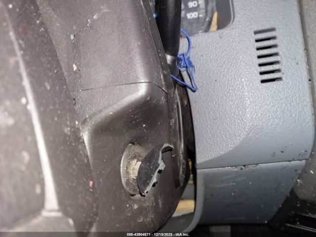 Ford F-250 Xlt Image 13