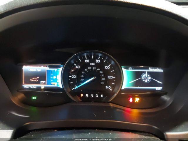 Ford Explorer Xlt Image 3