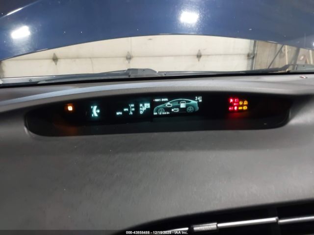 Toyota Prius Five Image 3