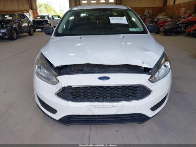 Ford Focus S Image 14