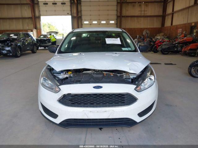 Ford Focus S Image 11