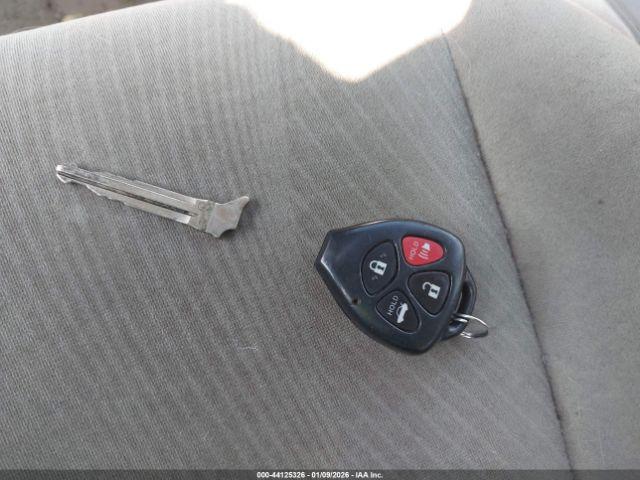 Toyota Corolla Le Image 9