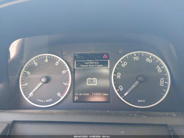 Land Rover LR4 Image 8