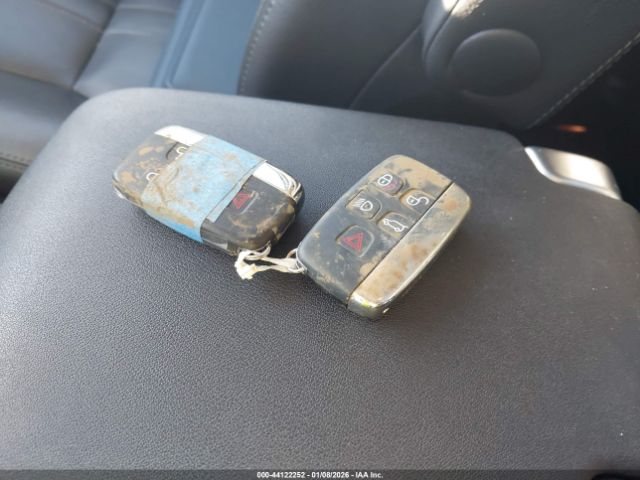 Land Rover LR4 Image 16