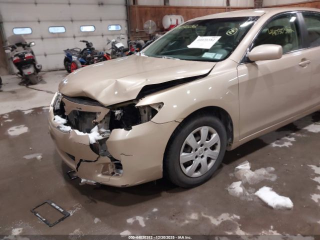 Toyota Camry Le Image 13