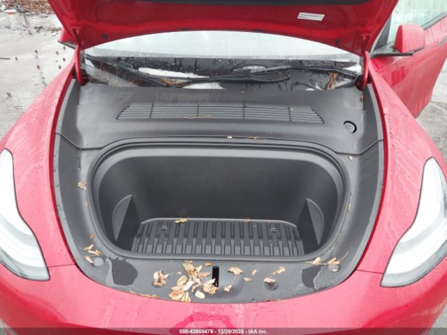 Tesla Model Y Performance Dual Motor All-wheel Drive Image 2