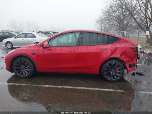 Tesla Model Y Performance Dual Motor All-wheel Drive Image 5