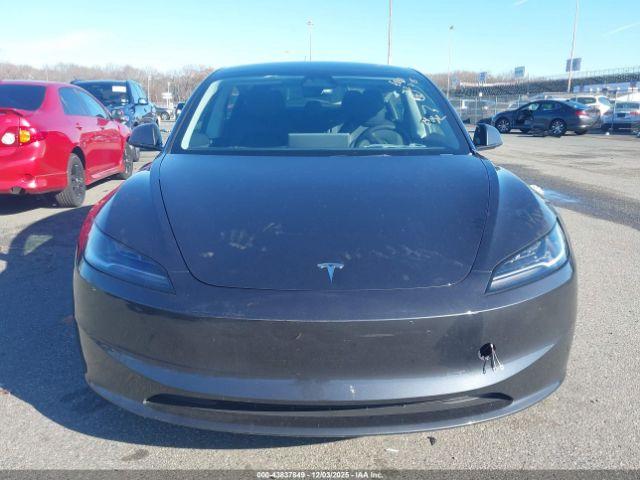 Tesla Model 3 Long Range All-wheel Drive Image 10