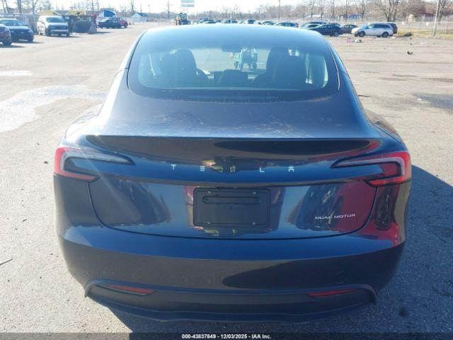 Tesla Model 3 Long Range All-wheel Drive Image 13